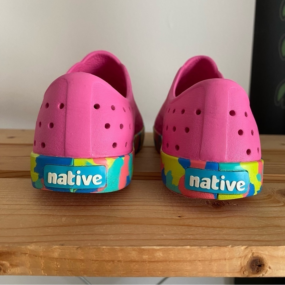 Native Shock Pink Marbled Jefferson Waterproof Shoes 3 - Picture 10 of 13